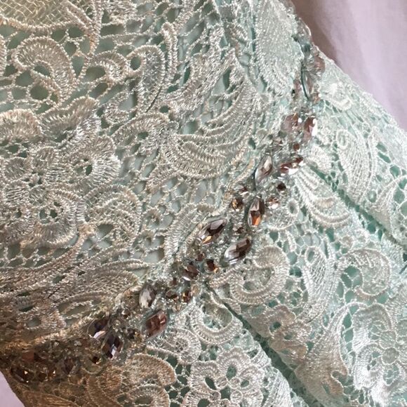 Lace sleeveless 👗 in mint green size large NWT - Picture 4 of 8